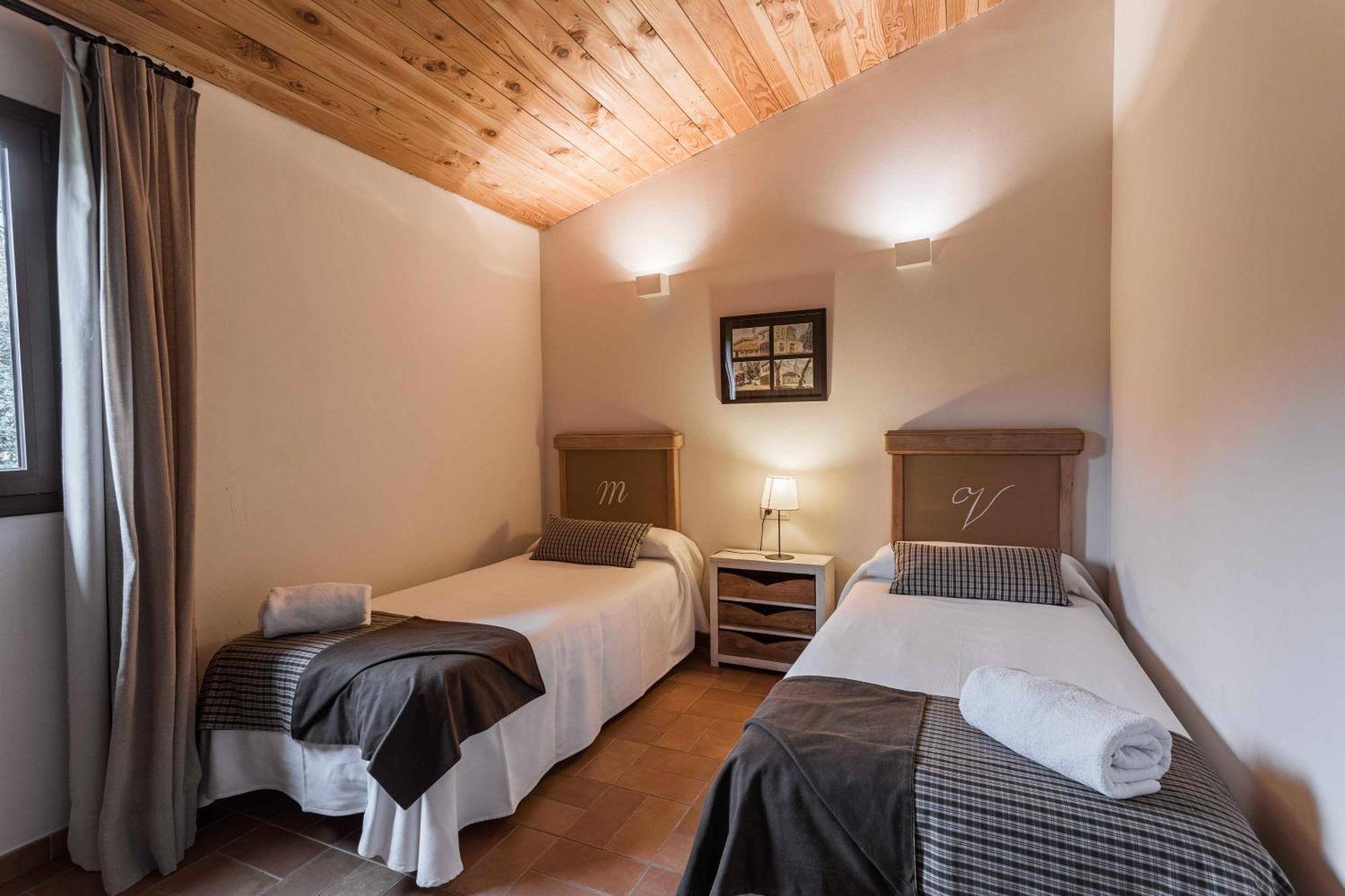 Complejo rural Capacidad para 22 personas Gerona Habitación foto